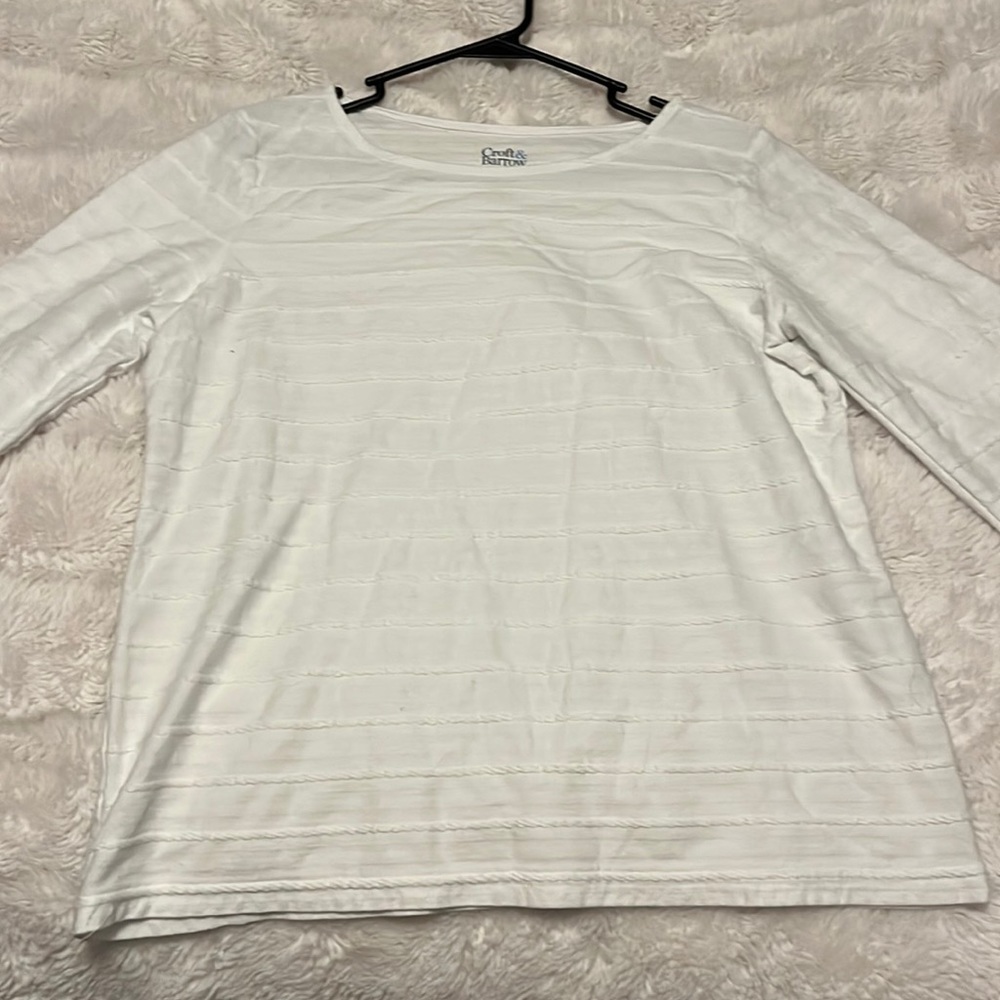 White quarter sleeve shirt
